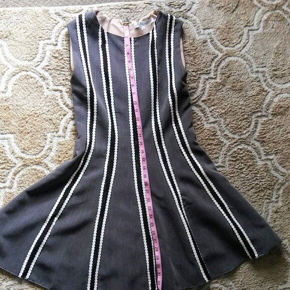 English Factory Rare dress - Picture 4 of 7